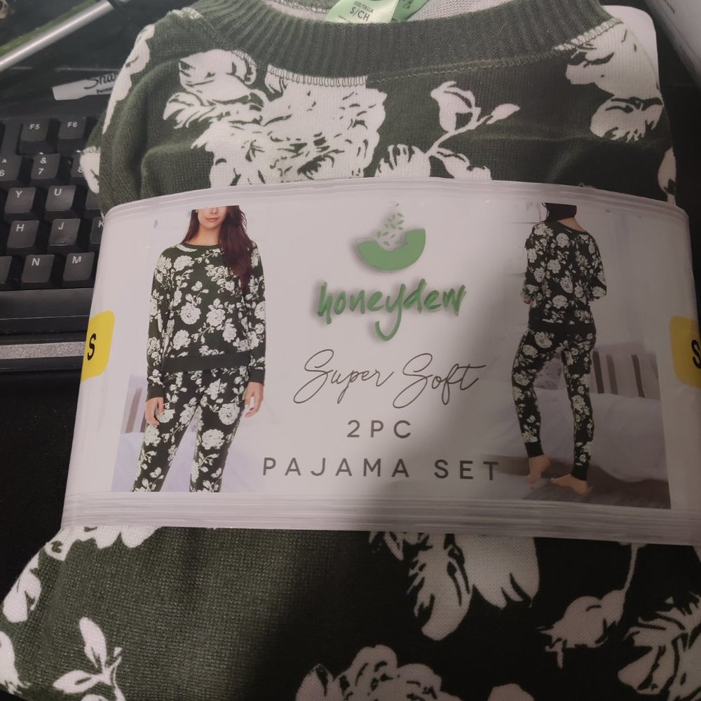 NWT Honeydew Women 2 Piece Super Soft Jersey Pajama Set Olive Size S $65 EE091